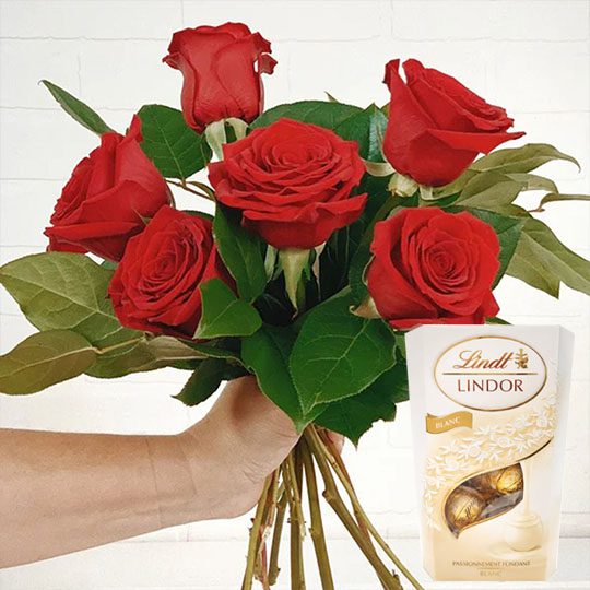 Bouquet de 6 roses rouges avec chocolats Lindt Lindor